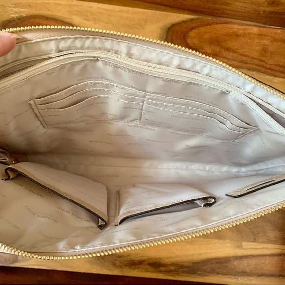 MICHAEL KORS Leather Blush Pink Padded Laptop Computer Case - Picture 4 of 5